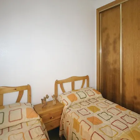 Awesome In W/ 2 Bedrooms Apartman